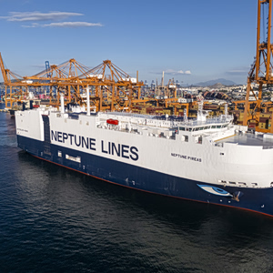 Neptune Pireas: Η πρώτη προσέγγιση του νεότευκτου πλοίου στο λιμάνι του Πειραιά