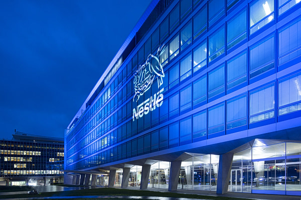 Nestlé Ελλάς: Κατάρρευση κερδοφορίας το 2025 λόγω εκτίναξης κόστους πρώτων υλών – Τα σχέδια για το 2026