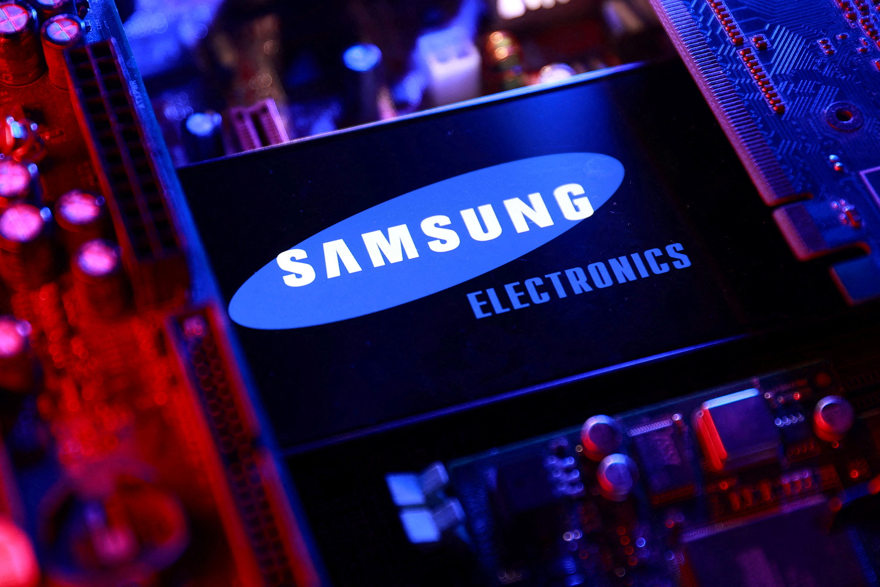 Η Samsung προβλέπει παράταση της έλλειψης τσιπ έως το 2028