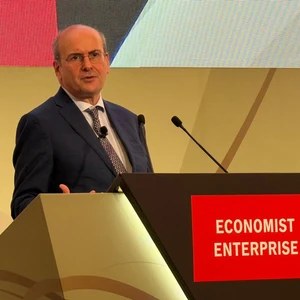 Κωστής Χατζηδάκης στον Economist: Οι οκτώ στόχοι για την Ελλάδα του 2030