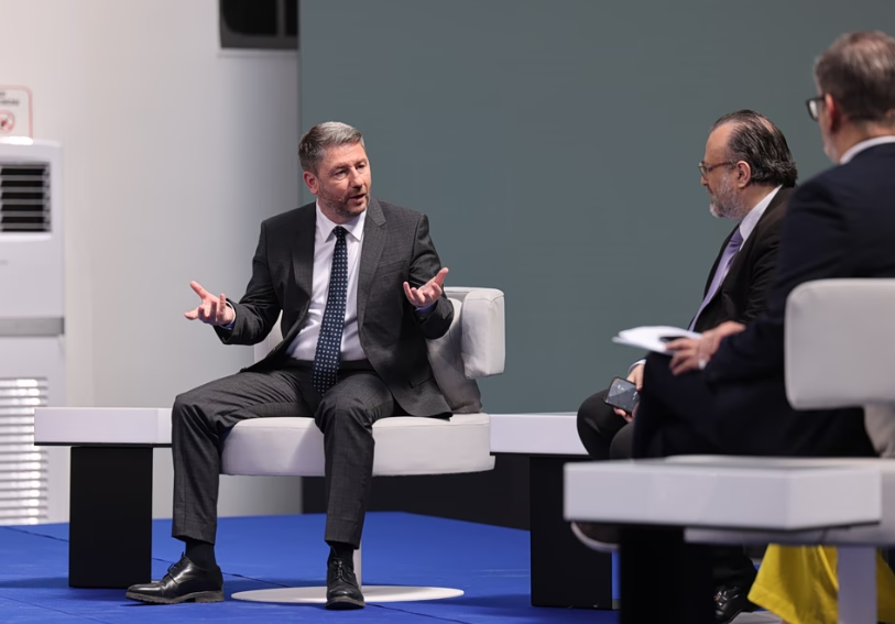 Ανδρουλάκης: Επτά παρεμβάσεις για την αναγέννηση της μικρομεσαίας επιχειρηματικότητας