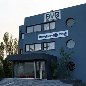 AVE Group: Στόχος 20 θυγατρικές το 2026 και μέρισμα το 2027 – Τα σχέδια για Yalco, Carrefour και φαρμακεία