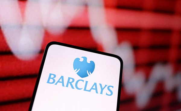 Barclays: Τι κρύβεται πίσω από την πτώση σε χρυσό, Bitcoin και Big Tech