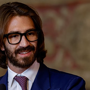 EssilorLuxottica: Στα μαχαίρια για την περιουσία της Ray Ban των 46 δισ.
