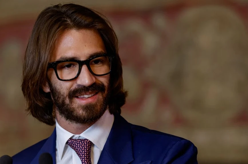 EssilorLuxottica: Στα μαχαίρια για την περιουσία της Ray Ban των 46 δισ.