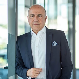 Elikonos Partners: Επενδύει στην «Μάννα» Τσατσαρωνάκης