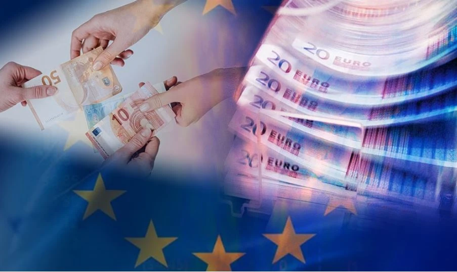 Greek Households 2nd-Worse in Savings, Real Incomes Fall in EU