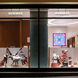 Hermès: Τι έφεραν οι ουρές στο κατάστημα της Βουκουρεστίου