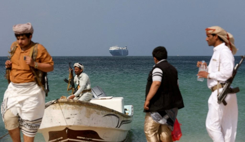 Ερυθρά Θάλασσα: Νέο χτύπημα των Χούθι σε δεξαμενόπλοια
