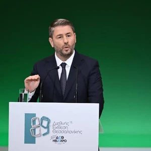 ΠΑΣΟΚ: Ναυτιλία, μοχλός ανάπτυξης της οικονομίας – Η πρόταση