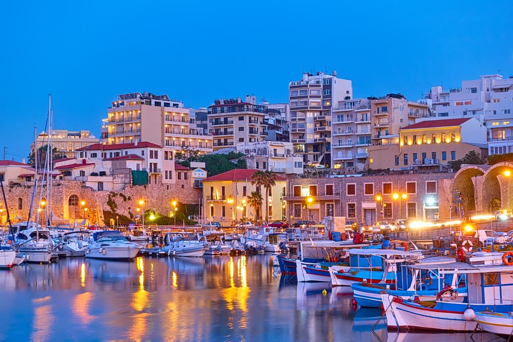 Τουρισμός στην Κρήτη: Με εκπτώσεις και κρατήσεις τελευταίας στιγμής εξελίσσεται η σεζόν