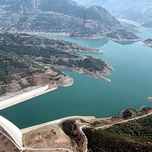 Λειψυδρία: Ταχύτερες αδειοδοτήσεις για αφαλατώσεις – Νέοι κανόνες ανάθεσης έργων