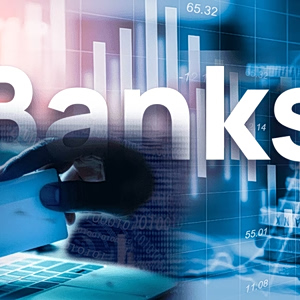 Goldman Sachs: Τα υψηλότερα επιτόκια ευνοούν τις ελληνικές τράπεζες – Ξεχωρίζουν Πειραιώς και Eurobank