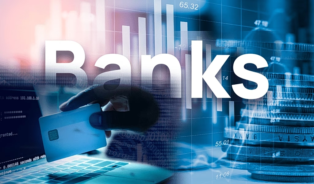 Goldman Sachs: Τα υψηλότερα επιτόκια ευνοούν τις ελληνικές τράπεζες – Ξεχωρίζουν Πειραιώς και Eurobank