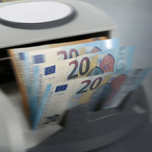 Καταθέσεις: Ποιοι «έβαλαν» 5 δισ. ευρώ στις ελληνικές τράπεζες;