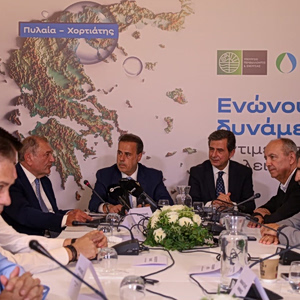 Παπασταύρου: Δεν υπάρχουν και δεν θα υπάρξουν ανεμογεννήτριες στο Ωραιόκαστρο