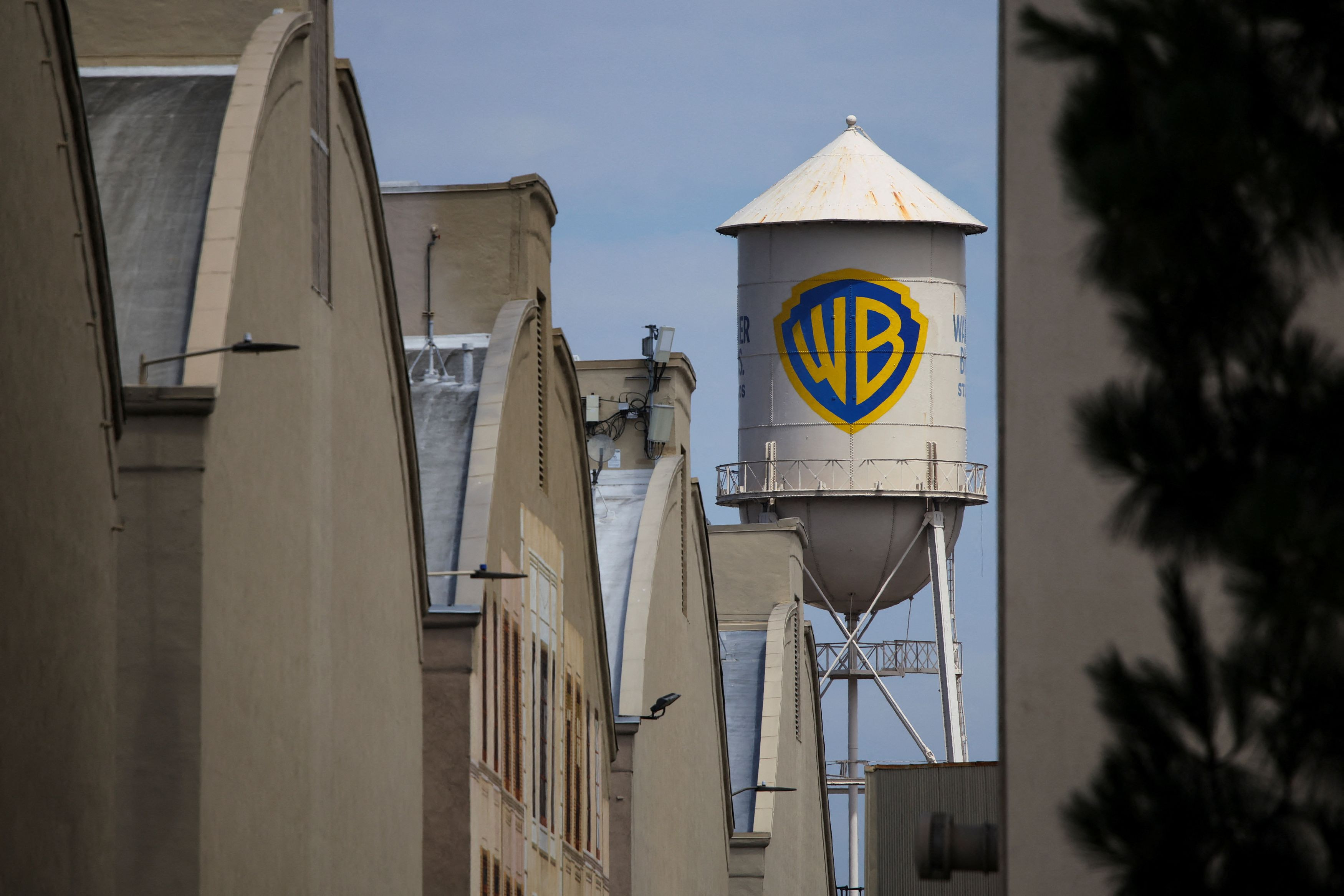 Paramount: Δικαστής διέταξε προσωρινή αναστολή της εξαγοράς της Warner Bros
