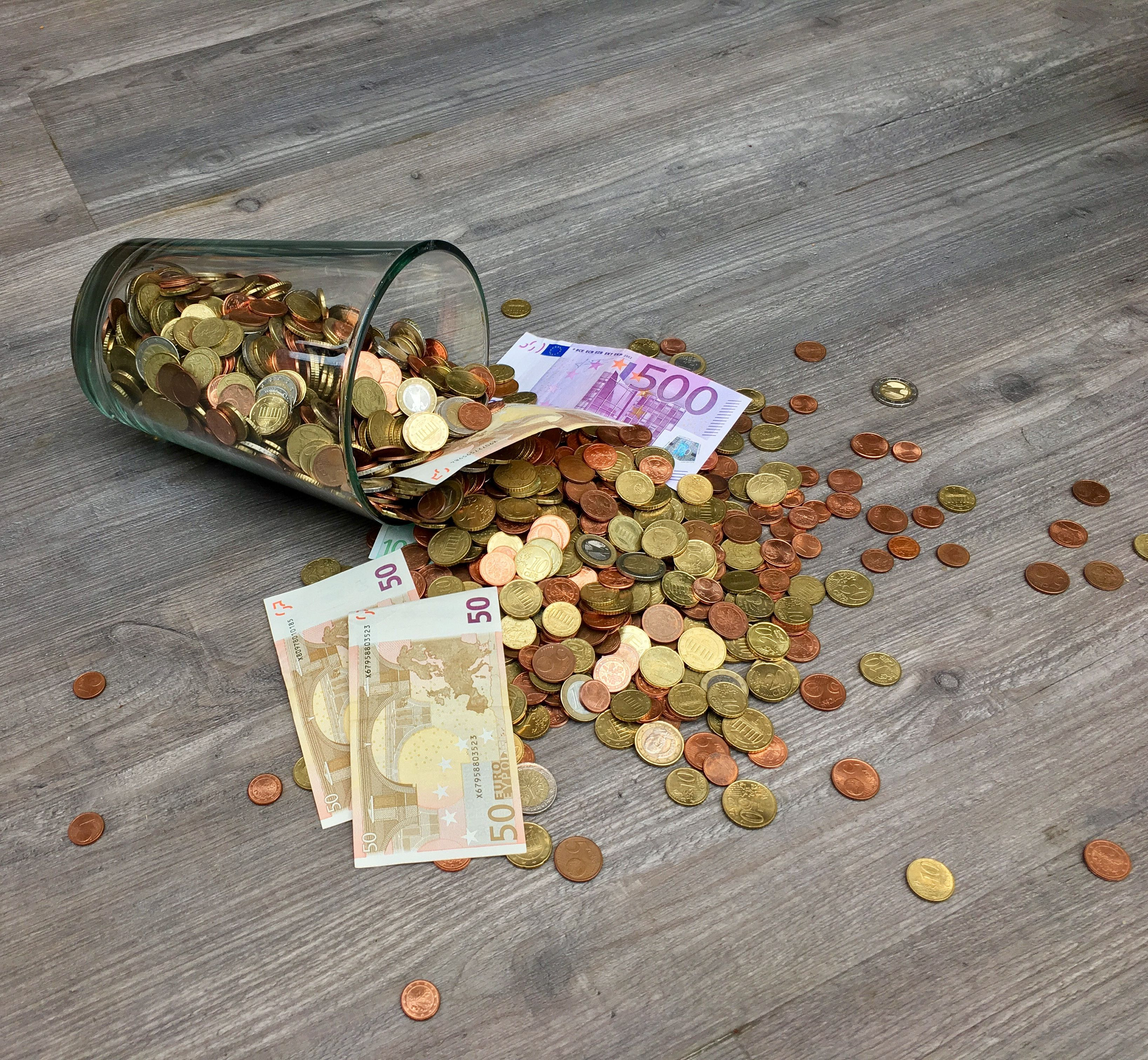 Διαθέσιμο εισόδημα: Βουτιά σε αποταμίευση και επενδύσεις στα ελληνικά νοικοκυριά στο α΄ τρίμηνο 2026