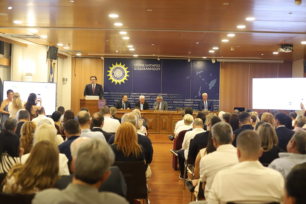 Greek Minister Unveils Growth Vision for the Islands