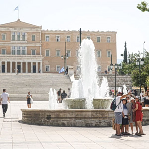 Ευρωβαρόμετρο: Αγχος, αβεβαιότητα και απογοήτευση στην Ελλάδα