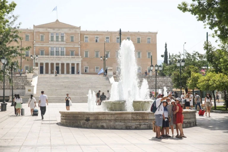 Ευρωβαρόμετρο: Αγχος, αβεβαιότητα και απογοήτευση στην Ελλάδα