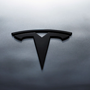 Tesla: Η μετοχή σημειώνει πτώση 6% παρά την ενθαρρυντική έκθεση για τις παραδόσεις