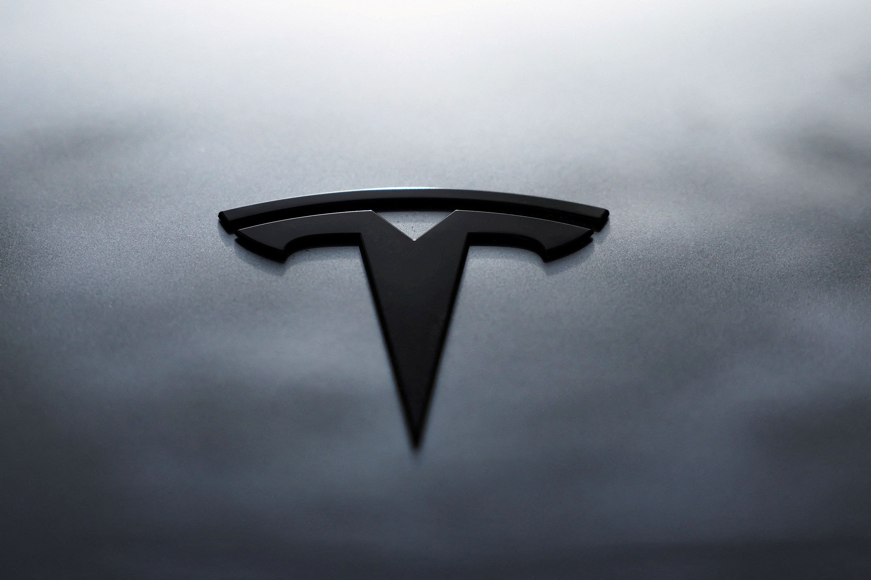 Tesla: Η μετοχή σημειώνει πτώση 6% παρά την ενθαρρυντική έκθεση για τις παραδόσεις
