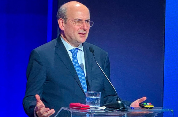 Κωστής Χατζηδάκης: «Παράθυρο» νέας επιδότησης στα καύσιμα
