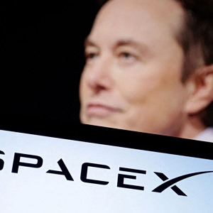 SpaceX: Τα απομεινάρια ενός πυραύλου, οι φήμες και το…κοκτέιλ