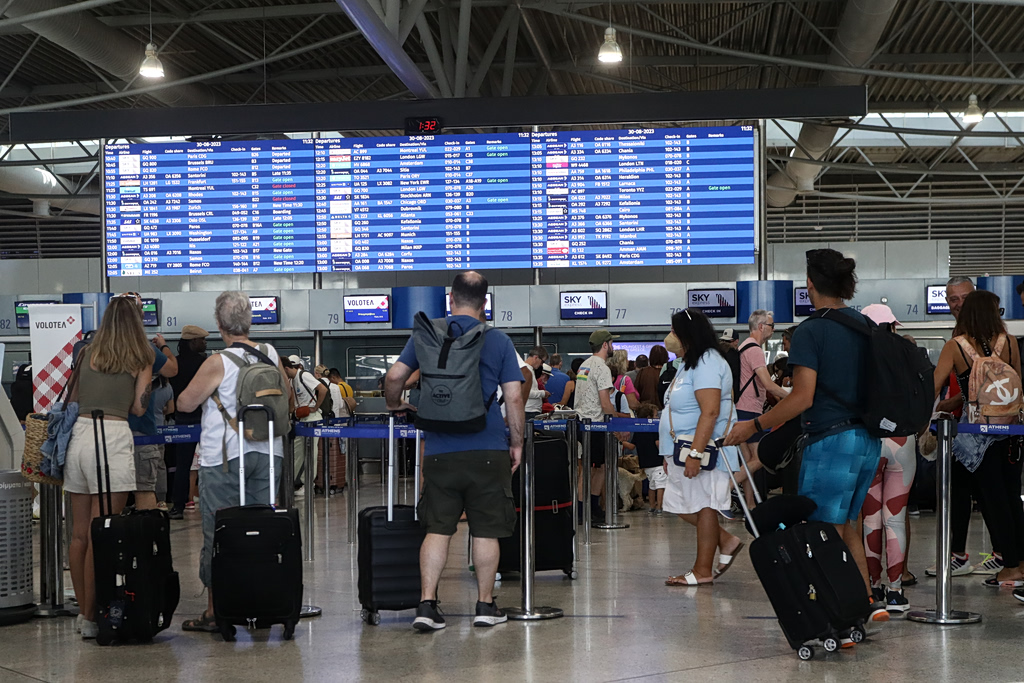 Επιβατική κίνηση: Αύξηση 4,7% στο Ελ. Βενιζέλος τον Ιούλιο  [πίνακες]