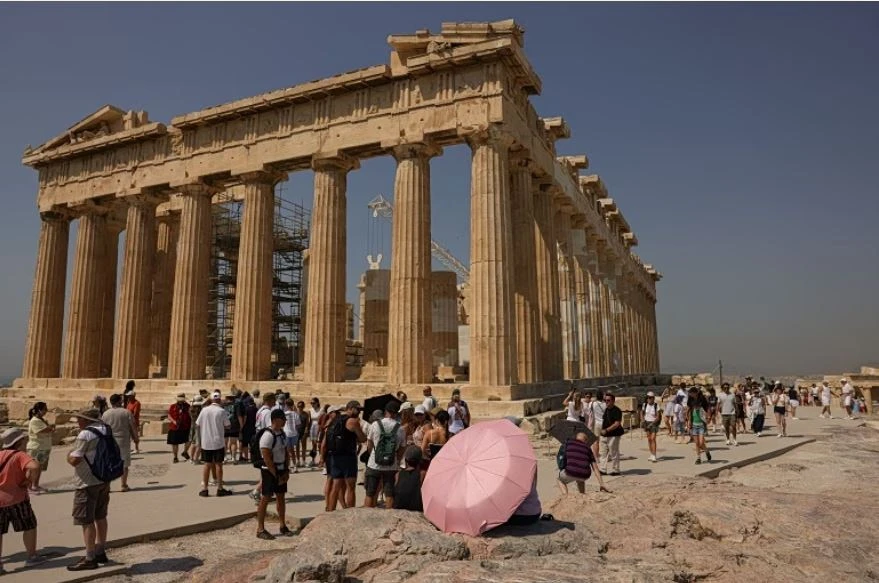 Τουρισμός: Αυξήθηκαν κατά 14,8% οι ταξιδιωτικές εισπράξεις το α’ εξάμηνο