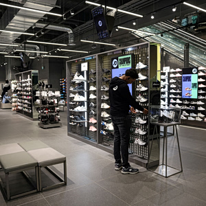 JD Sports: Οι «εκπλήξεις» του 2ου τριμήνου και οι προειδοποιήσεις για τα κέρδη