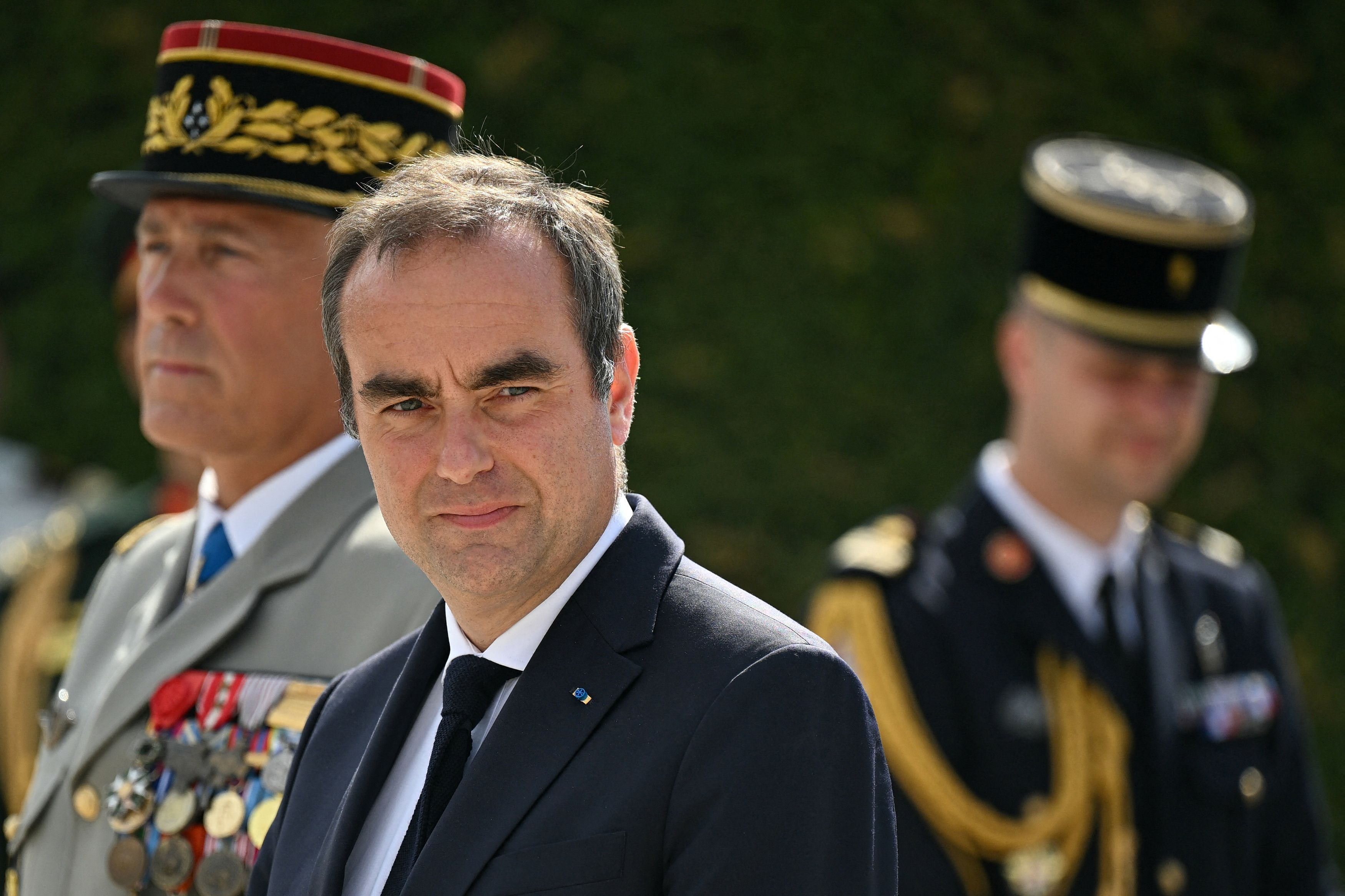 Γαλλία: Το ρεκόρ χρέους και οι εκλογές αυξάνουν τα διακυβεύματα για τον προϋπολογισμό