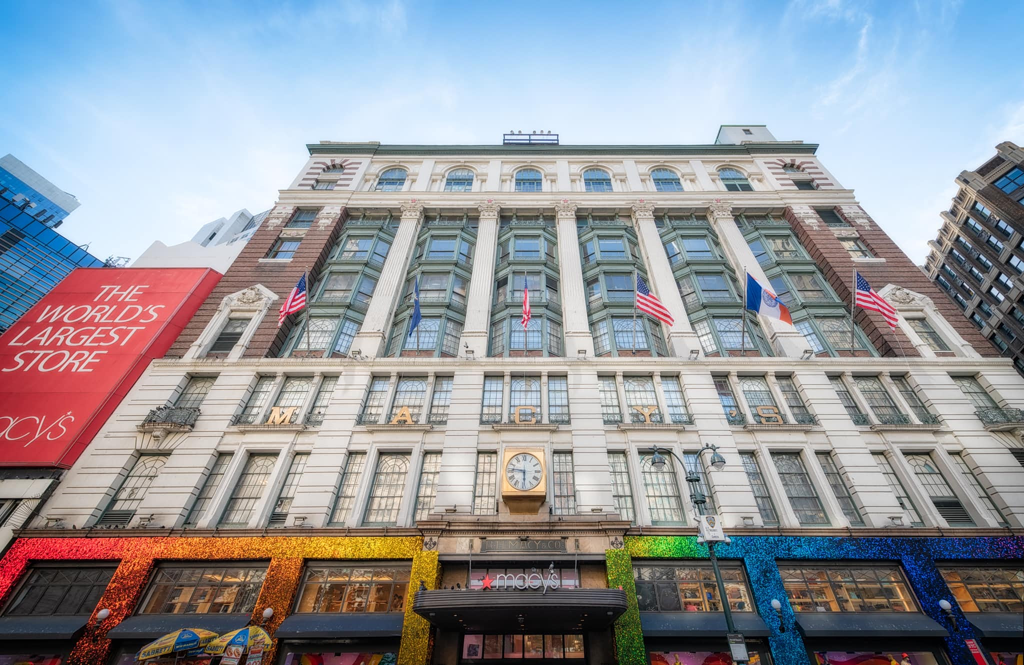 Macy’s: Η προσωρινή «αποκαθήλωση» – Τι φέρνει η επόμενη μέρα