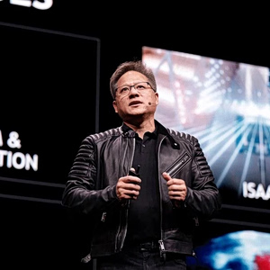 Nvidia: Πάνε από 15% θα αυξηθούν οι τιμές στους AI servers – Ποιους «στριμώχνει» η έλλειψη σε τσιπ μνήμης