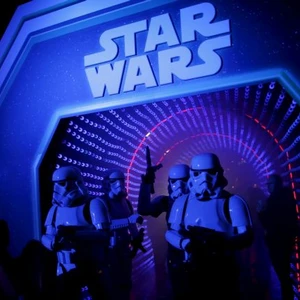 Τεχνητή Νοημοσύνη: Ο δημιουργός του Star Wars τα βάζει με όσους της αντιστέκονται