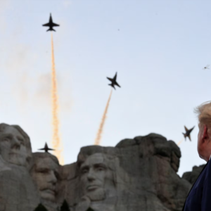 MAGA: Πως σφετερίζεται το απόλυτο αμερικανικό μνημείο στό Όρος Ράσμορ