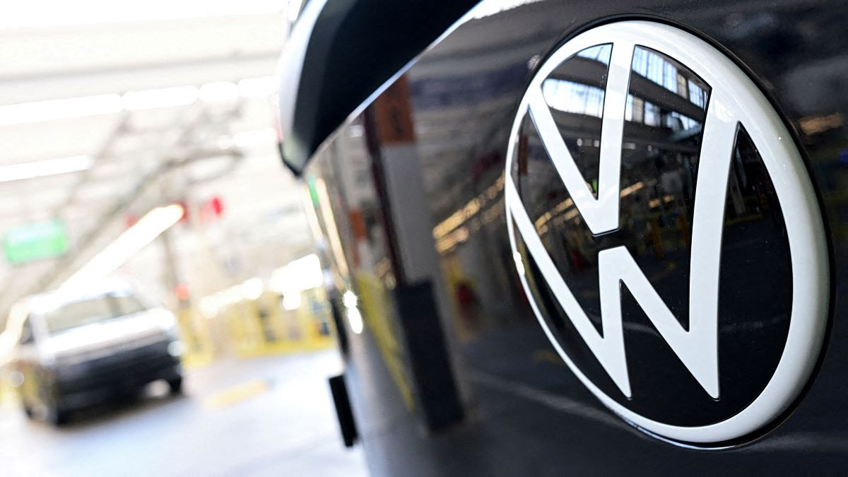 Volkswagen: Σαρωτική αναδιάρθρωση για να παραμείνει ανταγωνιστική – Στο τραπέζι η καταστροφή 50.000 θέσεων εργασίας