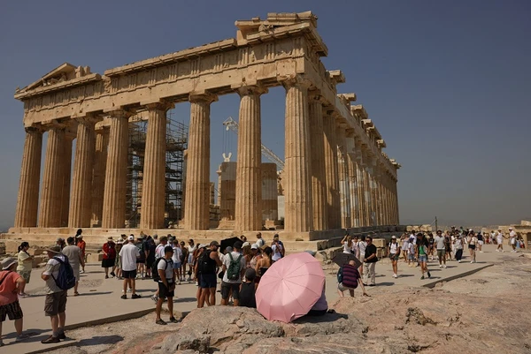 Ευρώπη: Ποιοι κερδίζουν και ποιοι πληρώνουν το τίμημα της τουριστικής ανόδου
