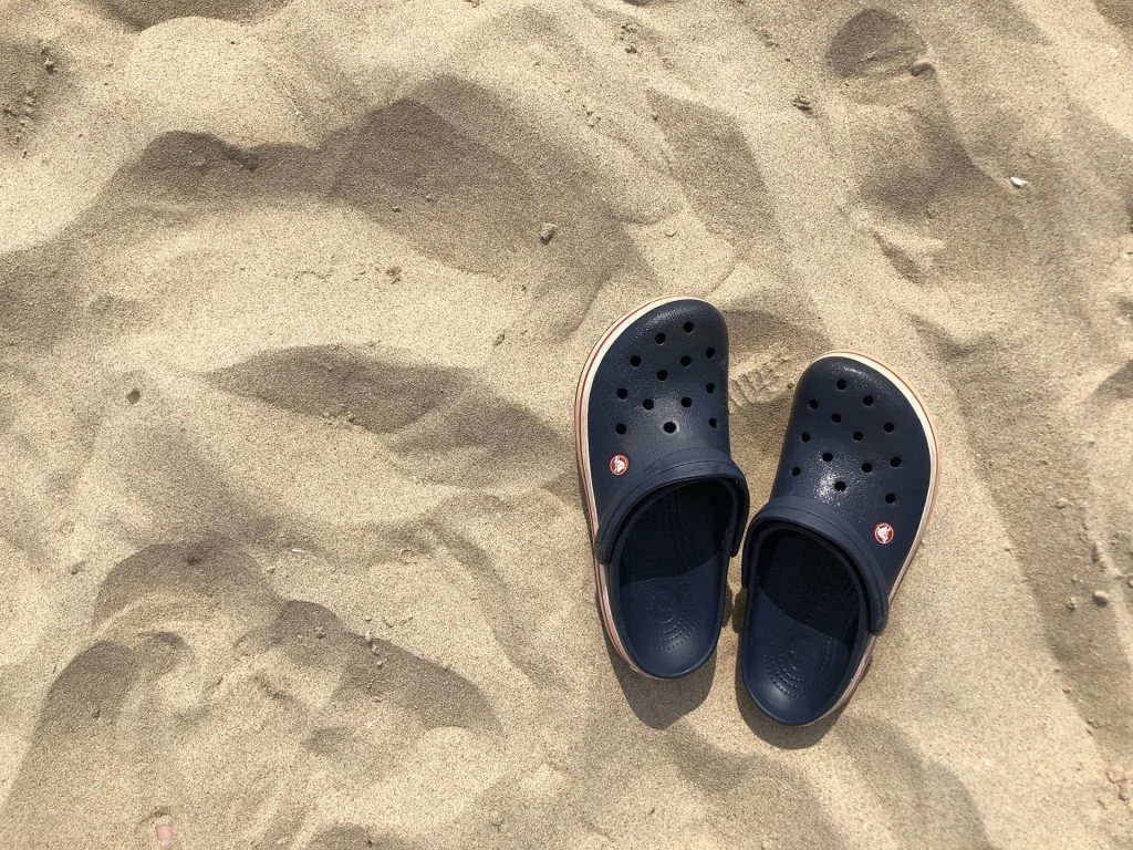 Crocs: Ξεπέρασε το 1 δισ. δολάρια σε έσοδα για πρώτη φορά