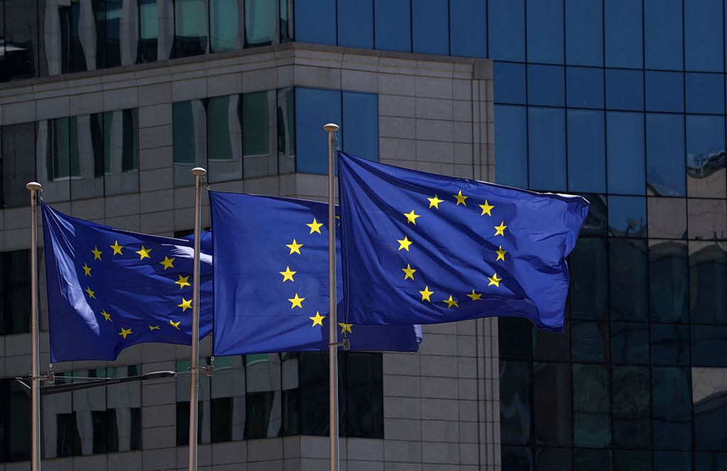 EE: «Φρένο» στην εξαγορά της Anglo American