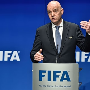 FIFA: Εγκαταλείπει σχέδιο πώλησης μετοχών της σε επενδυτές – Αντιδράσεις από UEFA