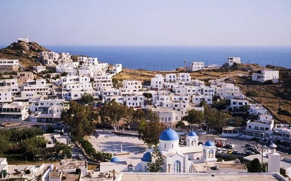 ‘Iος: Μια δεύτερη ταυτότητα με οδηγό την ιστορία και τη φύση
