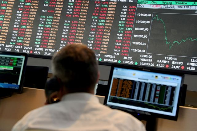 ETF: «Ρώσικη ρουλέτα» από τους επενδυτές στις εταιρείες ημιαγωγών –  Οι ευκαιρίες, το ρίσκο και το… καζίνο