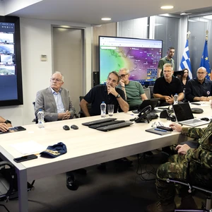 Μητσοτάκης: Τάζει (ξανά) άμεση στήριξη των πληγέντων – Κάνει το μαύρο άσπρο για την καταστροφή