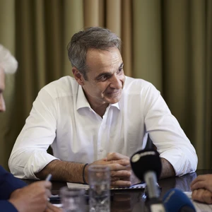 Μητσοτάκης για φωτιές: Ομολογία αδυναμίας και μετάθεση ευθυνών