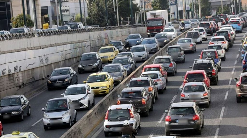 Δεκαπενταύγουστος: Έκτακτα μέτρα της Τροχαίας – Απαγόρευση κίνησης φορτηγών
