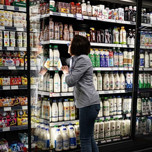 Greece Cuts Prices on 1,660 Supermarket Products