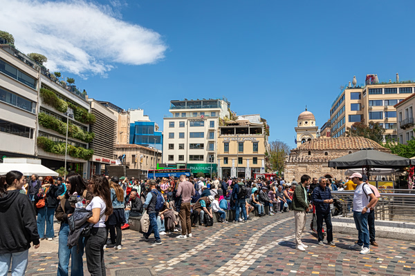 Greece’s Tourism Boom Isn’t Translating Into More Spending