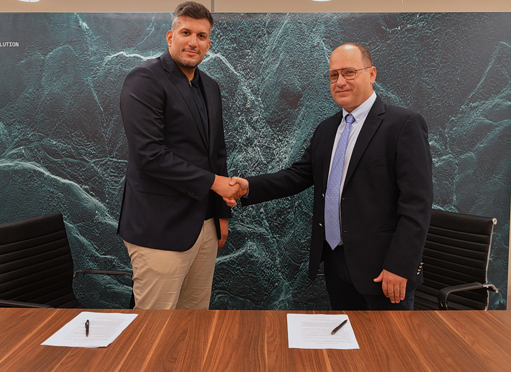 ICEYE και Adamant Composites υπογράφουν MoU για μαζική παραγωγή δορυφόρων στην Ελλάδα